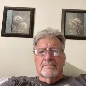 Meet your Posher, Dennis